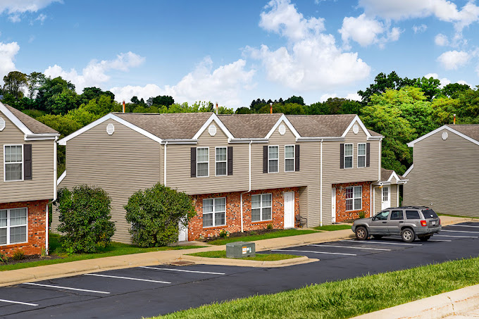 Russell’s Place / Russell’s Crossing